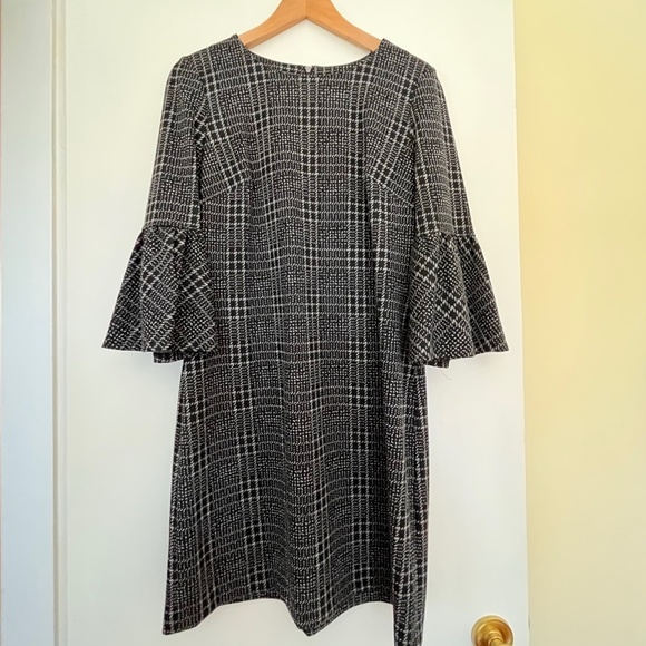 Cavin Klein Dress Roundneck Three-quarter Bell Sleeves Back Zip Closure Size 10 - Picture 1 of 9